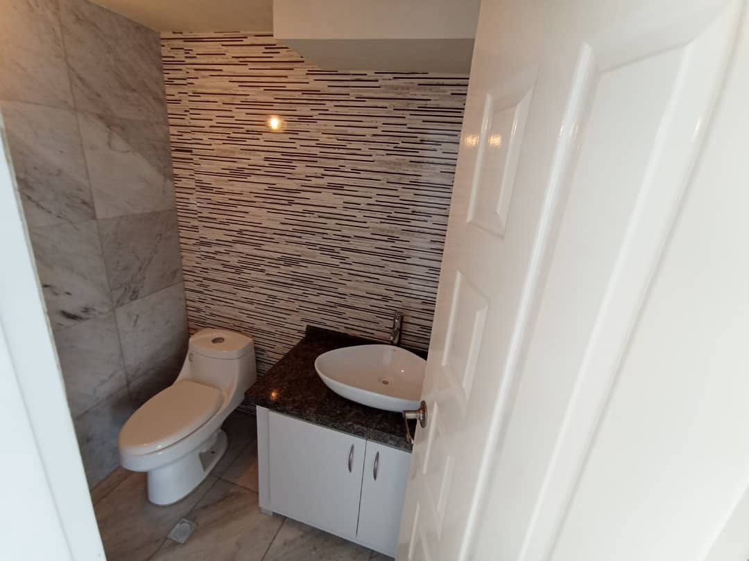 Будинок, 4047 м², 408 000$ — FAKTOR